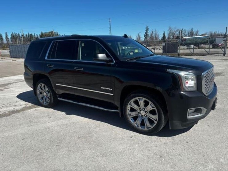 2016-gmc-yukon-denali-image-3