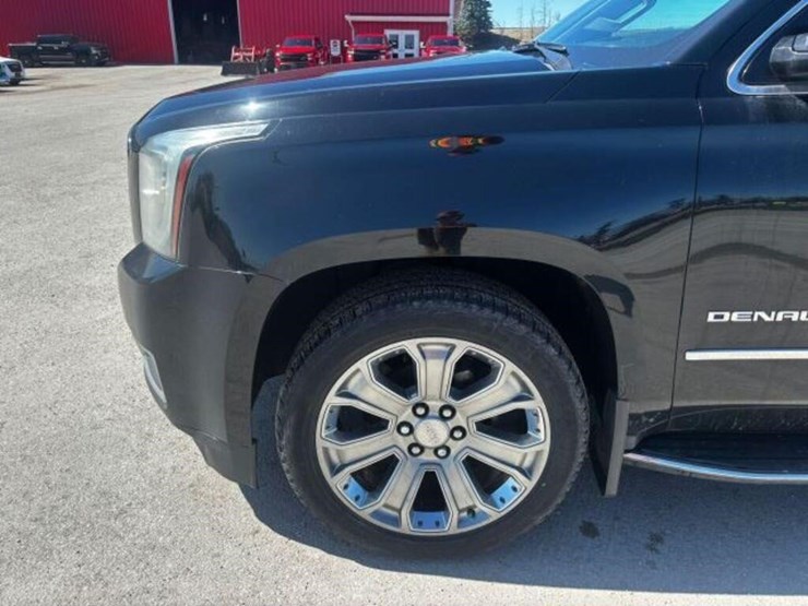 2016-gmc-yukon-denali-image-91