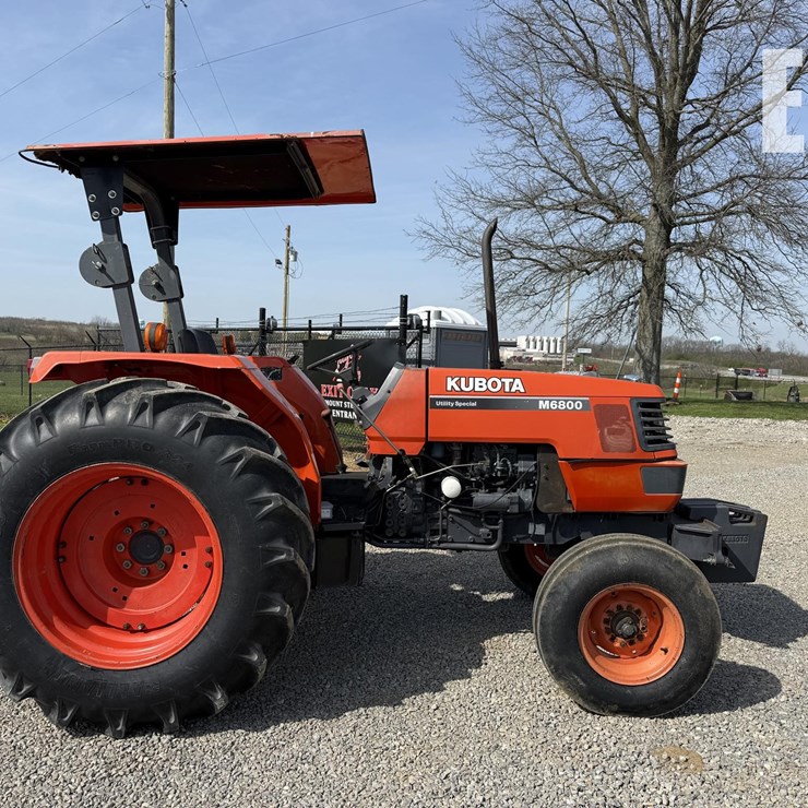 KUBOTA M6800