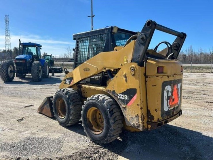 2009-caterpillar-232b2-image-6