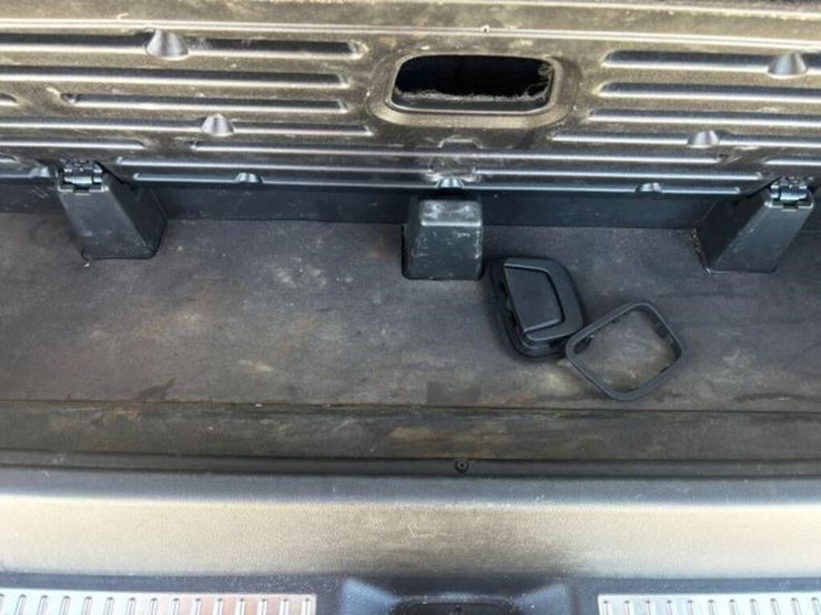 2016-gmc-yukon-denali-image-66