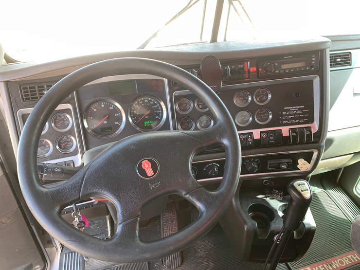 2024-kenworth-t800-image-19