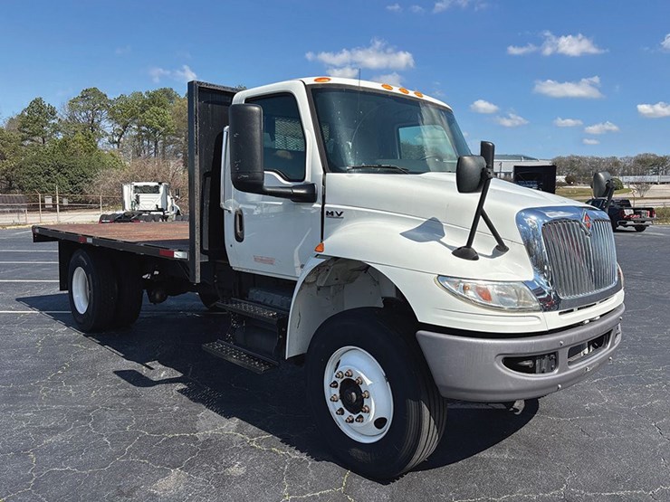 2020-international-mv607-image-1