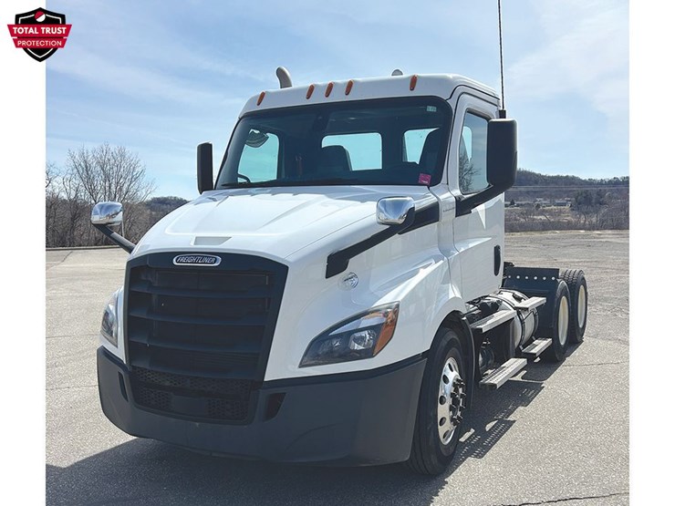 2020-freightliner-cascadia-116-image-1