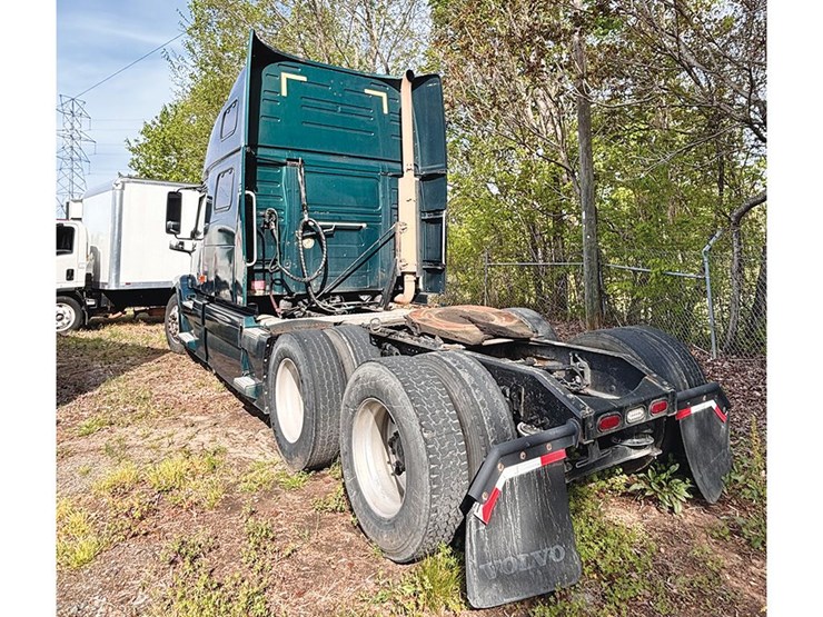 2006-volvo-vnl780-image-2