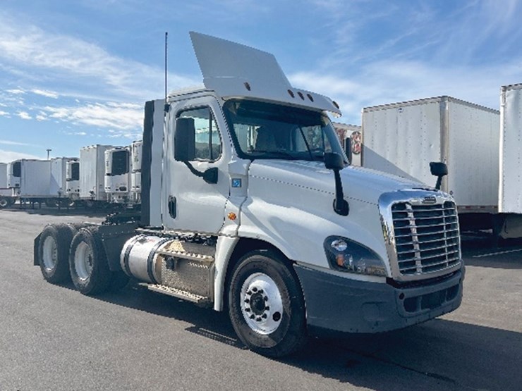 2018-freightliner-cascadia-125-image-1