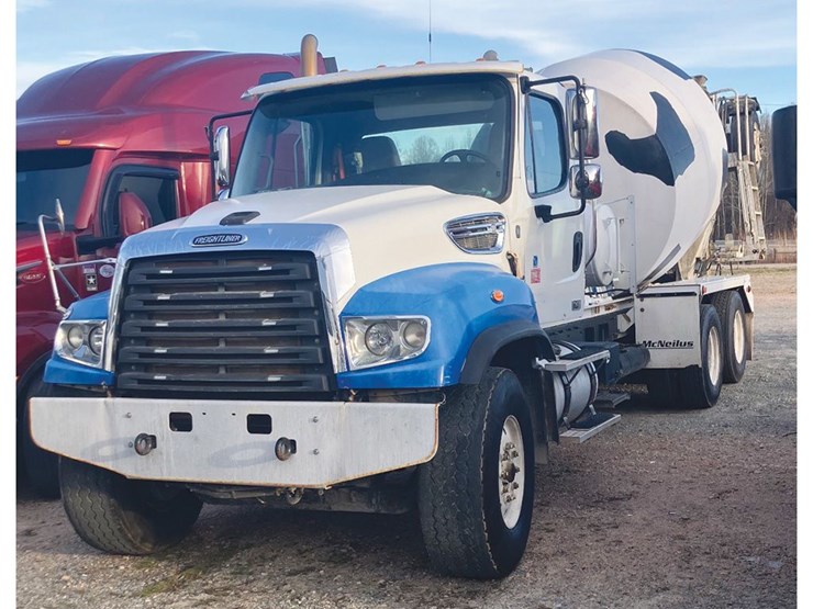 2016-freightliner-114sd-image-1