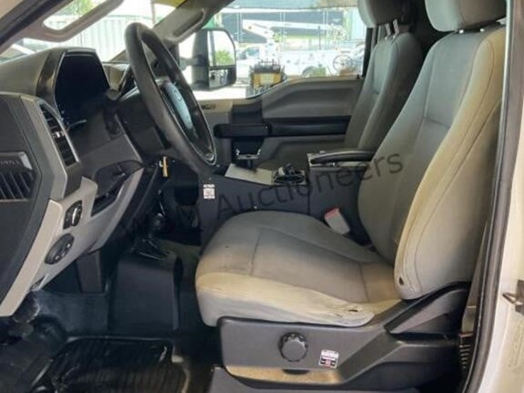 2017-ford-f450-image-26