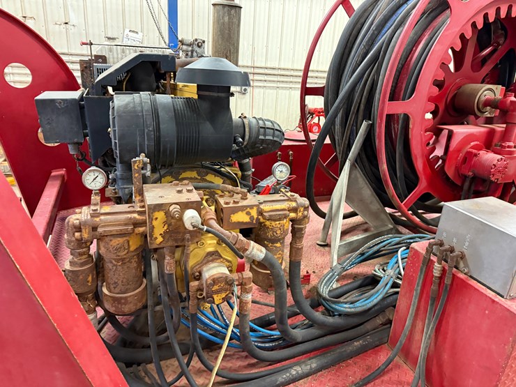 2013-caterpillar-c4.4-image-10