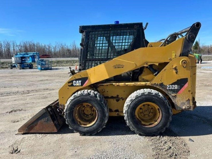 2009-caterpillar-232b2-image-7