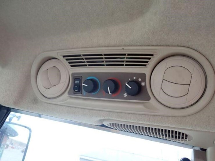 2016-john-deere-5085e-image-25