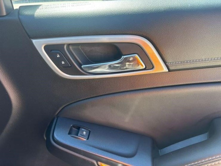 2016-gmc-yukon-denali-image-39