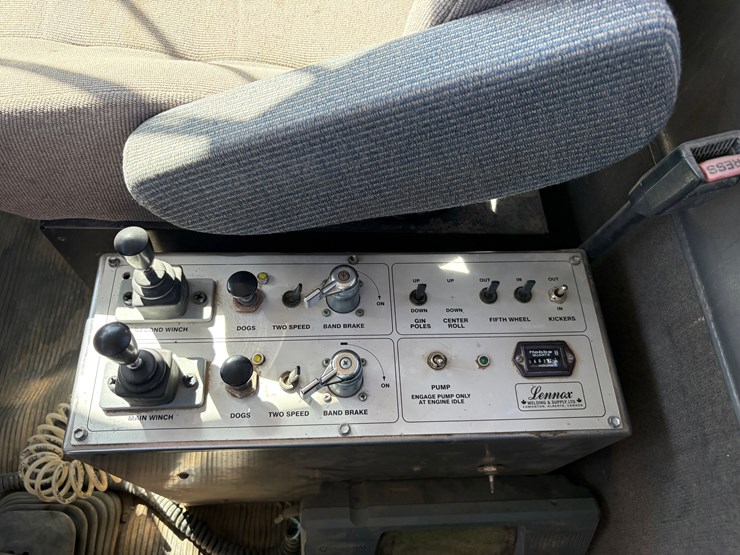 2005-kenworth-c500b-image-14