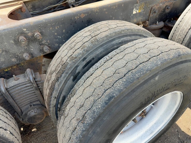 1998-mack-rd690s-image-22