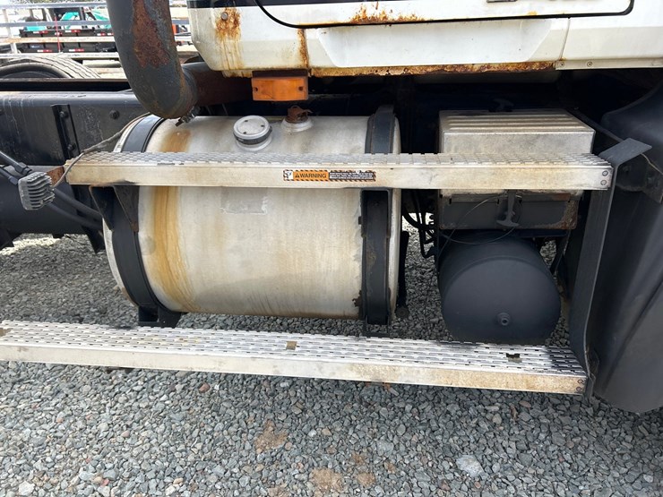 1999-mack-cl713-image-86