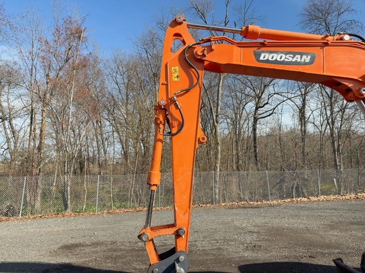 2019-doosan-dx85r-3-image-14