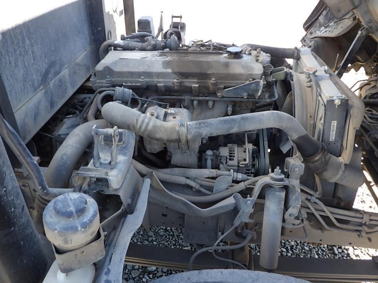 2004-isuzu-nqr-image-12