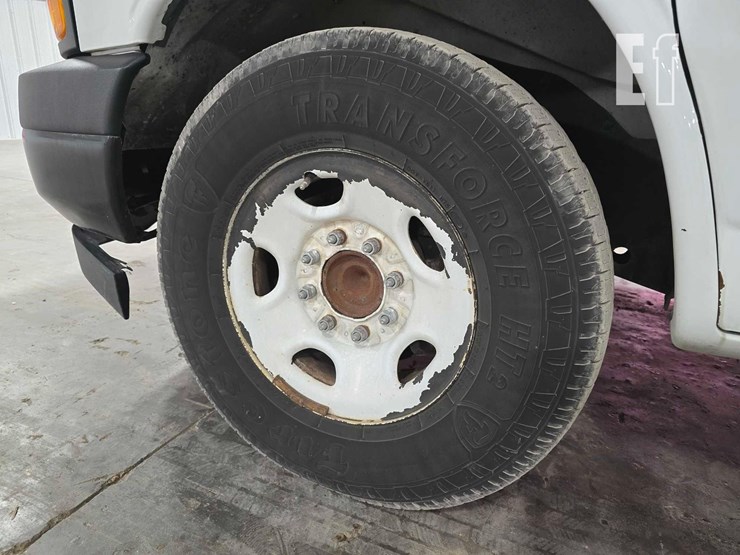 2019-gmc-savana-g1500-image-21