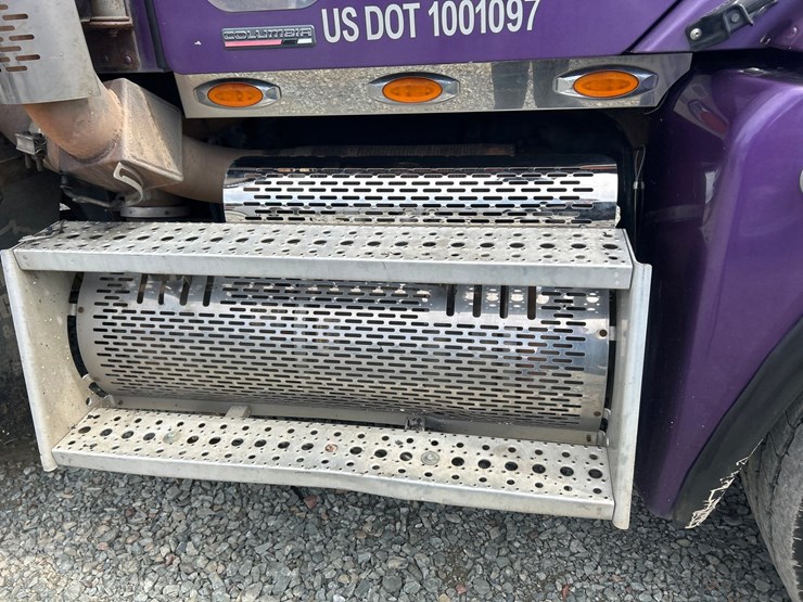 2010-massey-ferguson-8-image-37