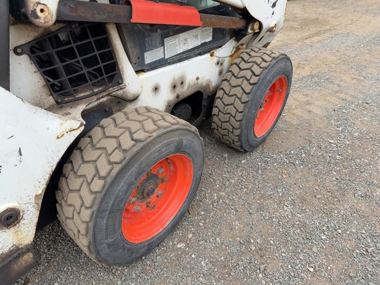 2019-bobcat-s570-image-11