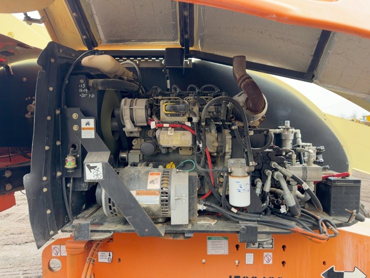 2014-jlg-400s-image-15