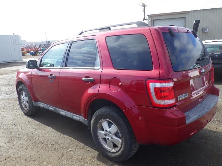 2011-ford-escape-image-4