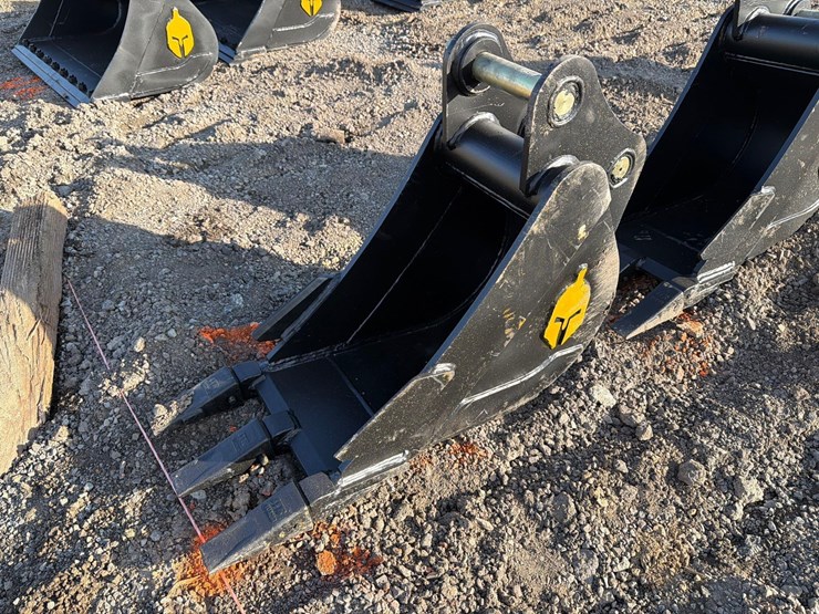 caterpillar-303-image-1