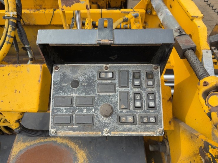 2000-blaw-knox-pf2181-image-25