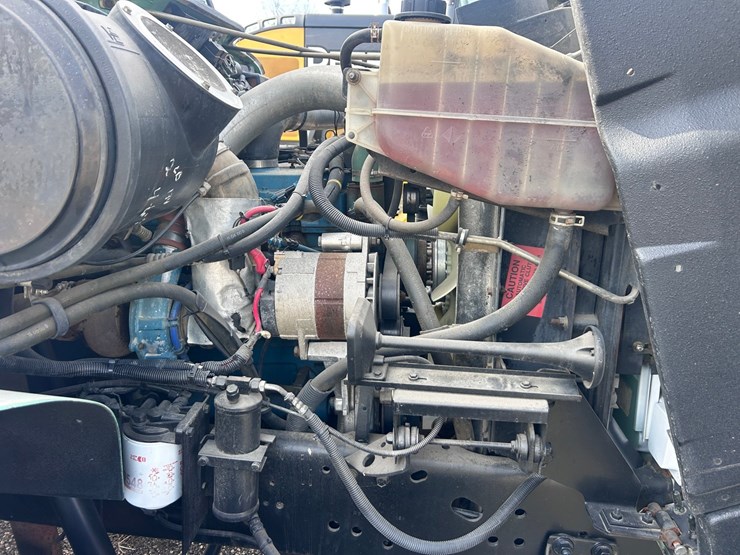 #1008-•-international-cab-and-chassis-image-62