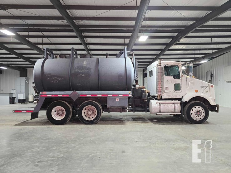 1999-kenworth-t800-image-6