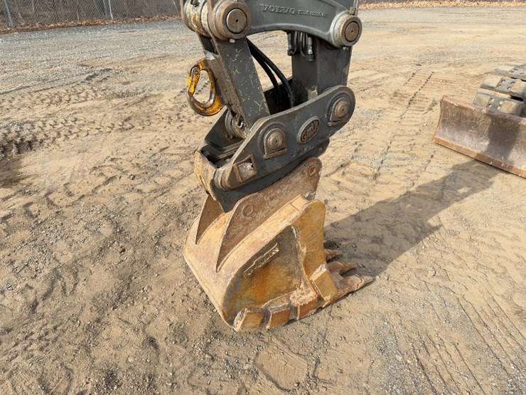 2016-volvo-ecr88d-image-14