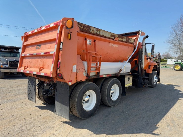 2012-international-7600-image-5