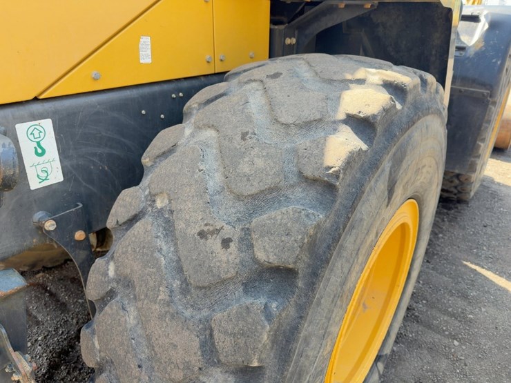 2017-komatsu-wa270-8-image-19