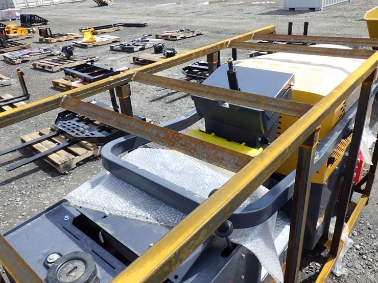 2026-sdlool-1000-vibratory-smooth-drum-roller-image-11