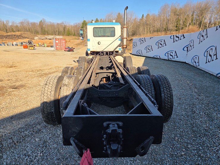 1999-mack-cl713-image-19