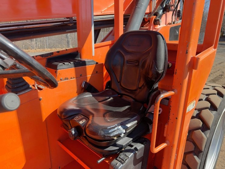 2016-sky-trak-6042-image-18