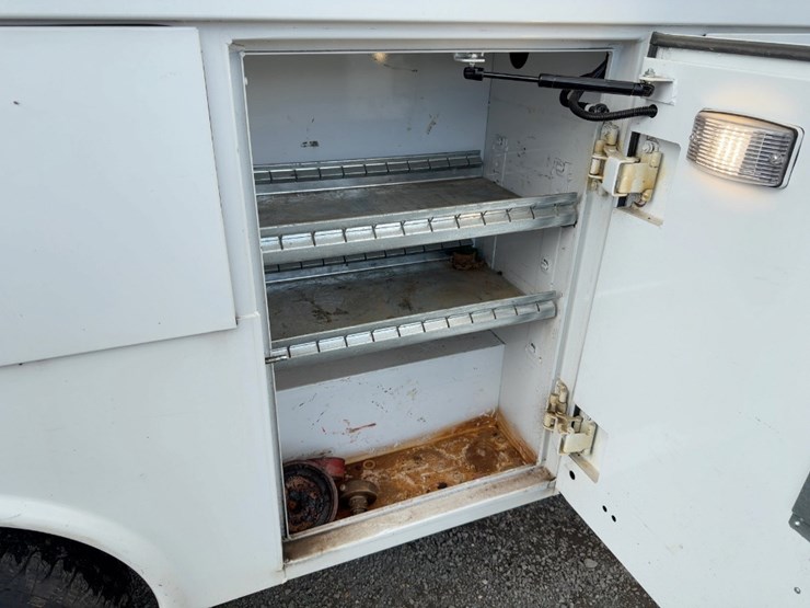 2019-utility-van-image-19