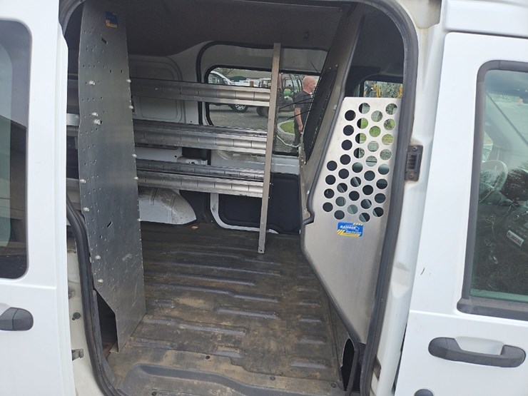 2013-ford-transit-image-14