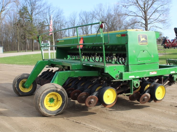 john-deere-750-image-11