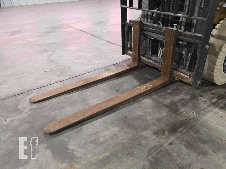 2019-caterpillar-gp25n-image-9