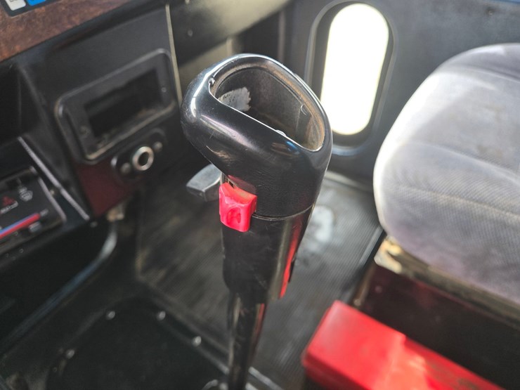 1991-peterbilt-357-image-72