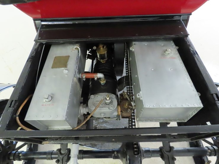 1902-curved-dash-oldsmobile-runabout-image-18