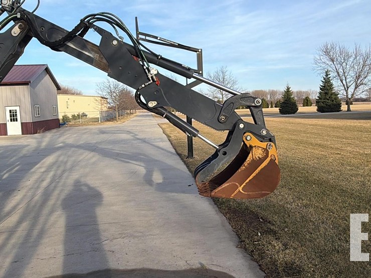 2023-deere-320-p-tier-image-11