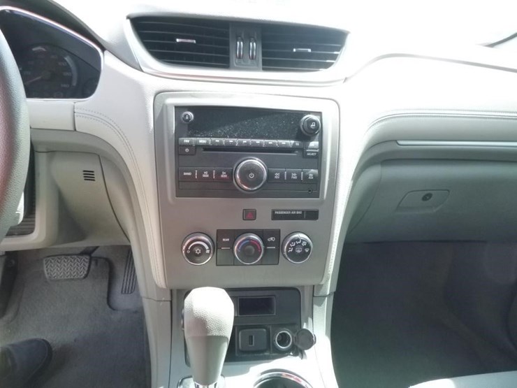 2015-chevrolet-traverse-image-11