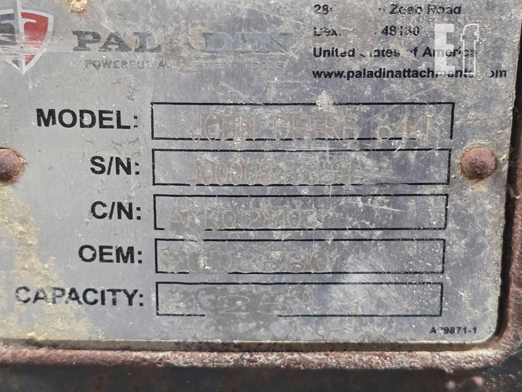 2017-deere-644k-image-13