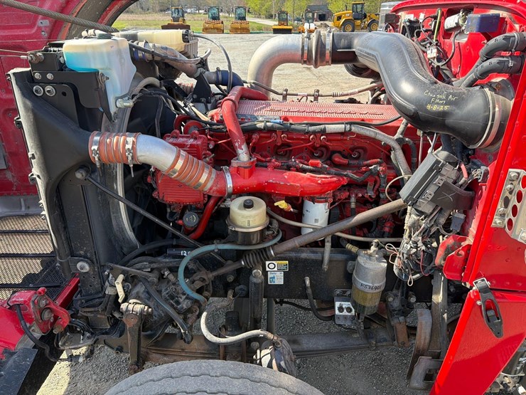 2012-peterbilt-389-image-25