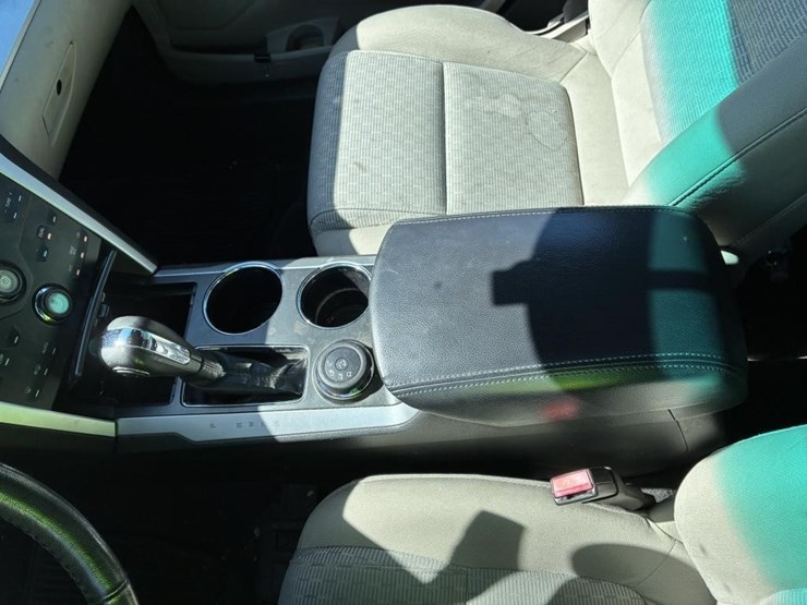 2012-ford-explorer-image-19