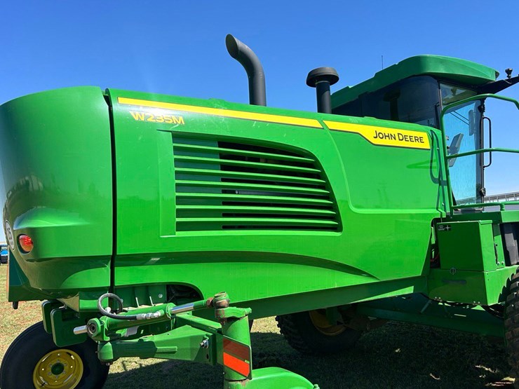 2022-john-deere-w235m-image-36