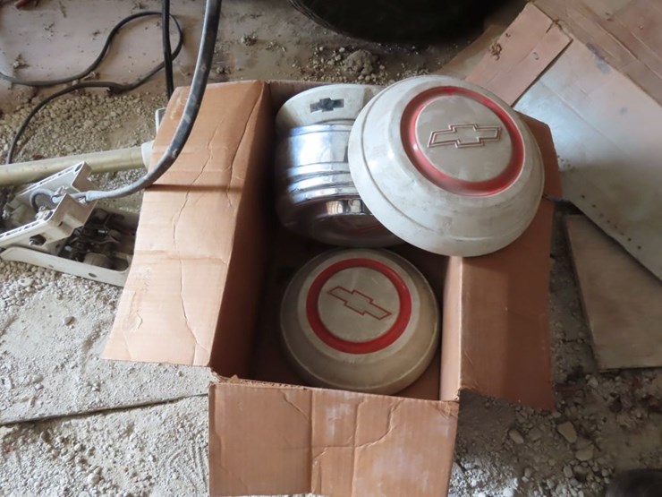 chevrolet-hubcap-group-image-1