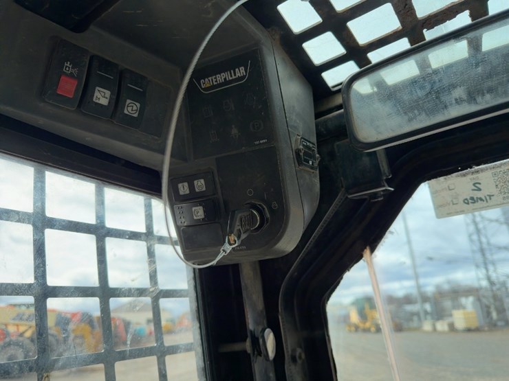 2014-caterpillar-247b3-image-22